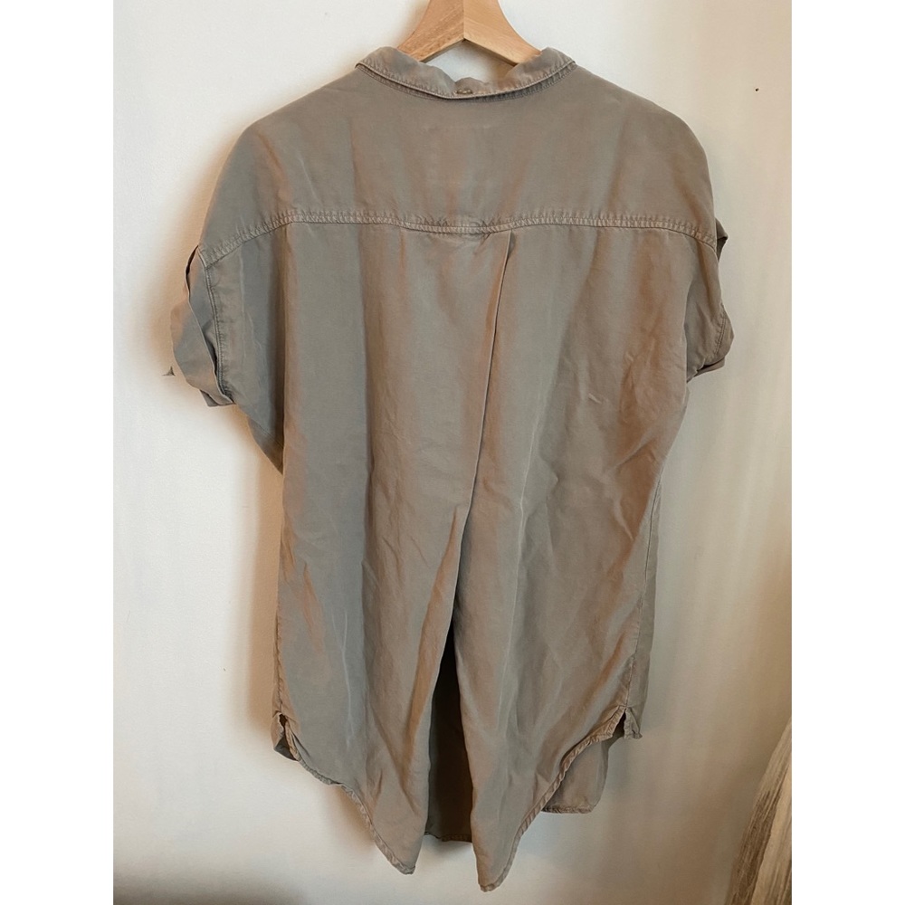 Button-up blouse - Picture 3 of 3